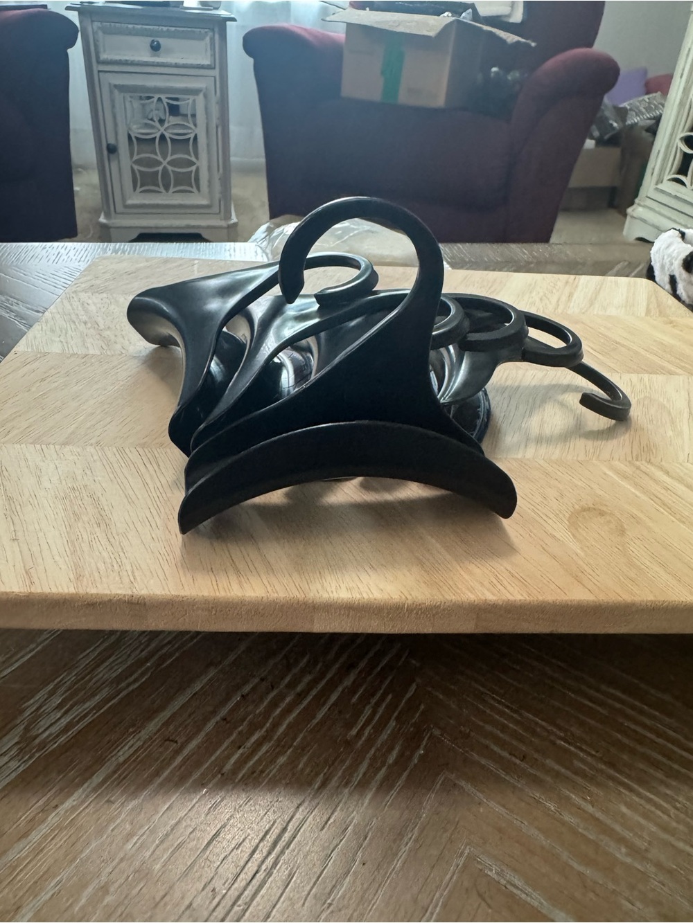 Set of 5 Black Plastic Bag Hangers - Sleek Curved Design - Picture 2 of 2